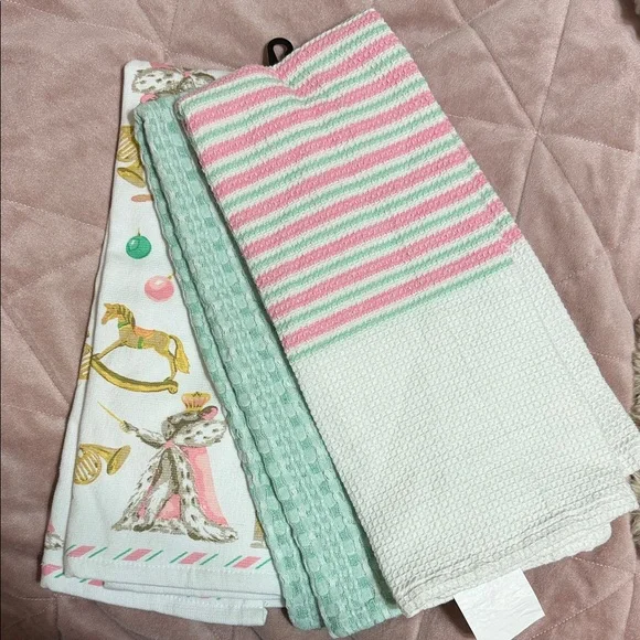 Holiday Ballet and Nutcracker Kitchen Towels Set - Picture 3 of 3